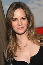 Jennifer Jason Leigh