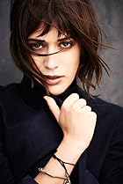 Lizzy Caplan